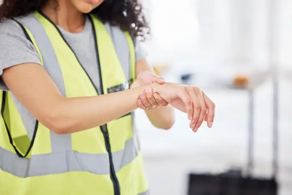 Worker in safety vest – can I be fired while on workers' comp in Florida